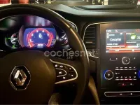 Usado Renault Mégane IV LIMITED 100 CV (73 kW) 2018 Rojo Berlina
