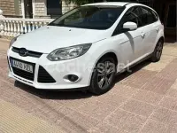 Usado Ford Focus 115 CV (84 kW) 2014 Blanco Berlina