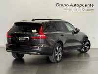 Usado Volvo V60 CC Ultimate 197 CV (144 kW) 2023 Gris / plata Familiar