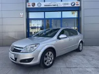Usado Opel Astra Edition 110 CV (80 kW) 2012 Gris Berlina