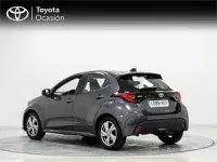 Usado Toyota Yaris Active 116 CV (85 kW) 2025 Gris Utilitario