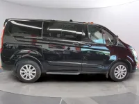 Usado Ford Tourneo Titanium 170 CV (125 kW) 2022 Negro Monovolumen