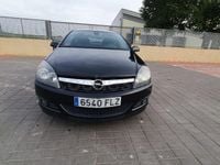 Usado Opel Astra GTC Sport 105 CV (77 kW) 2007 Negro Berlina