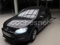 Usado VW Polo R-line 105 CV (77 kW) 2014 Negro Berlina