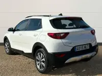 Usado Kia Stonic 120 CV (88 kW) 2023 Blanco SUV