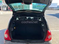 Usado Renault Clio II 98 CV (72 kW) 2001 Negro Berlina