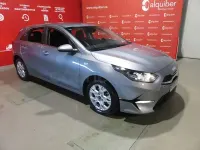 Usado Kia Ceed 136 CV (100 kW) 2022 Gris / plata Utilitario