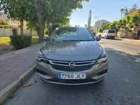 Usado Opel Astra Excellence 136 CV (100 kW) 2016 Gris / plata Berlina