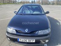 Usado Renault Laguna 115 CV (84 kW) 1998 Azul Berlina