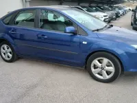 Usado Ford Focus Ghia 116 CV (85 kW) 2007 Azul Monovolumen
