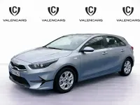 Usado Kia Ceed 120 CV (88 kW) 2024 Gris / plata Utilitario