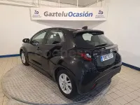 Usado Toyota Yaris Hybrid Business Edition 116 CV (85 kW) 2022 Negro Berlina