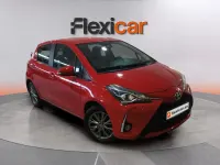 Usado Toyota Yaris Active 69 CV (50 kW) 2018 Rojo Berlina