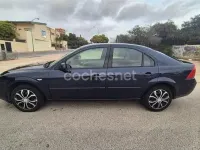 Usado Ford Mondeo Futura 130 CV (95 kW) 2005 Azul Berlina