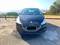 Usado Peugeot 208 Access 82 CV (60 kW) 2013 Negro Utilitario