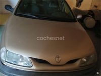 Usado Renault Laguna 95 CV (69 kW) 1997 Beige Berlina