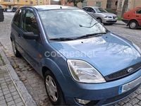 Usado Ford Fiesta Ambiente 68 CV (50 kW) 2003 Azul Utilitario