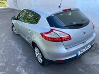 Usado Renault Mégane III Authentique 90 CV (66 kW) 2012 Gris / plata Berlina