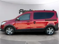 Usado Dacia Dokker Comfort 95 CV (69 kW) 2020 Rojo Monovolumen