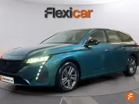 Usado Peugeot 308 Allure 130 CV (95 kW) 2022 Verde