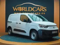 Usado Fiat Doblò 102 CV (75 kW) 2023 Blanco Monovolumen