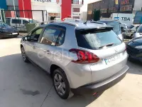 Usado Peugeot 2008 Allure 100 CV (73 kW) 2016 Gris / plata SUV