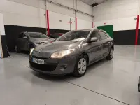 Usado Renault Mégane GrandTour Dynamique 110 CV (80 kW) 2011 Gris / plata Familiar