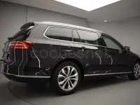 Usado VW Passat Advance 150 CV (110 kW) 2018 Negro Berlina