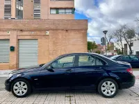 Usado Mercedes C200 Avantgarde 136 CV (100 kW) 2011 Azul Berlina