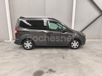 Usado Ford Tourneo Courier Trend 100 CV (73 kW) 2017 Beige Monovolumen