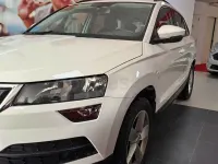 Usado Skoda Karoq Ambition 150 CV (110 kW) 2021 Blanco SUV