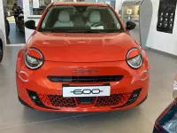 Nuevo Fiat 600E La Prima 114 kW (156 CV) 2025 Naranja
