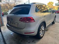 Usado VW Touareg 245 CV (180 kW) 2011 Gris / plata SUV