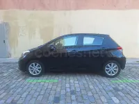 Usado Toyota Yaris Active 99 CV (72 kW) 2011 Negro Utilitario