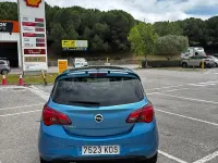 Usado Opel Corsa Color Edition 100 CV (73 kW) 2017 Azul Utilitario
