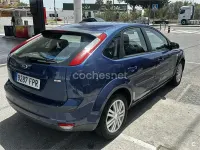 Usado Ford Focus Ambiente 90 CV (66 kW) 2007 Azul Berlina