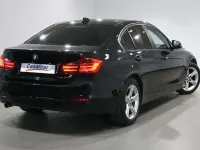 Usado BMW 318 Comfort Edition 143 CV (105 kW) 2014 Negro Berlina