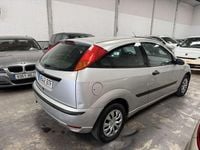 Käytetty Ford Focus Trend 101 HP (74 kW) 2001 Viistoperä
