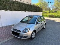 Usado Ford Fiesta Titanium 96 CV (70 kW) 2008 Gris / plata Utilitario