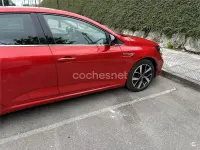 Usado Renault Mégane LIMITED 140 CV (102 kW) 2019 Rojo Berlina