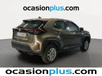 Usado Toyota Yaris Cross Business Edition 116 CV (85 kW) 2024 Marrón SUV