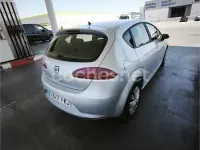 Usado Seat Leon Reference 105 CV (77 kW) 2007 Gris / plata Utilitario