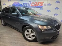 Usado Skoda Superb Active 120 CV (88 kW) 2017 Gris / plata Familiar