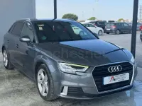 Usado Audi A3 Premium 150 CV (110 kW) 2018 Gris / plata Berlina