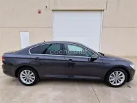 Usado VW Passat Edition 120 CV (88 kW) 2018 Negro Berlina