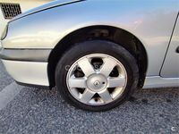 Usado Renault Laguna 115 CV (84 kW) 1999 Gris / plata Berlina
