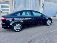 Usado Ford Mondeo Limited 140 CV (102 kW) 2014 Negro Berlina