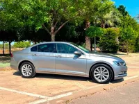 Usado VW Passat Advance 150 CV (110 kW) 2018 Gris / plata Berlina