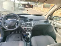 Usado Ford Focus Ghia 90 CV (66 kW) 2003 Beige Berlina
