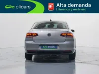 Usado VW Passat Executive 122 CV (89 kW) 2022 Gris Familiar